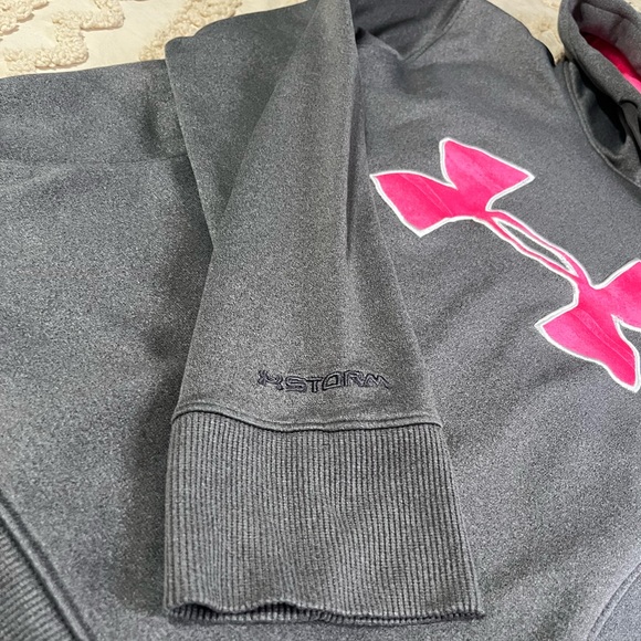 Women’s dark gray Under Armor hoodie size small - Picture 4 of 5